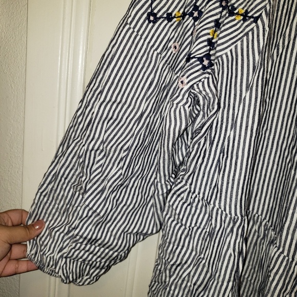 Gorgeous knee length dress - Picture 3 of 3